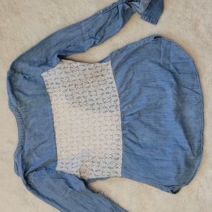 Jean lightweight shirt with a tie bottom and mesh back